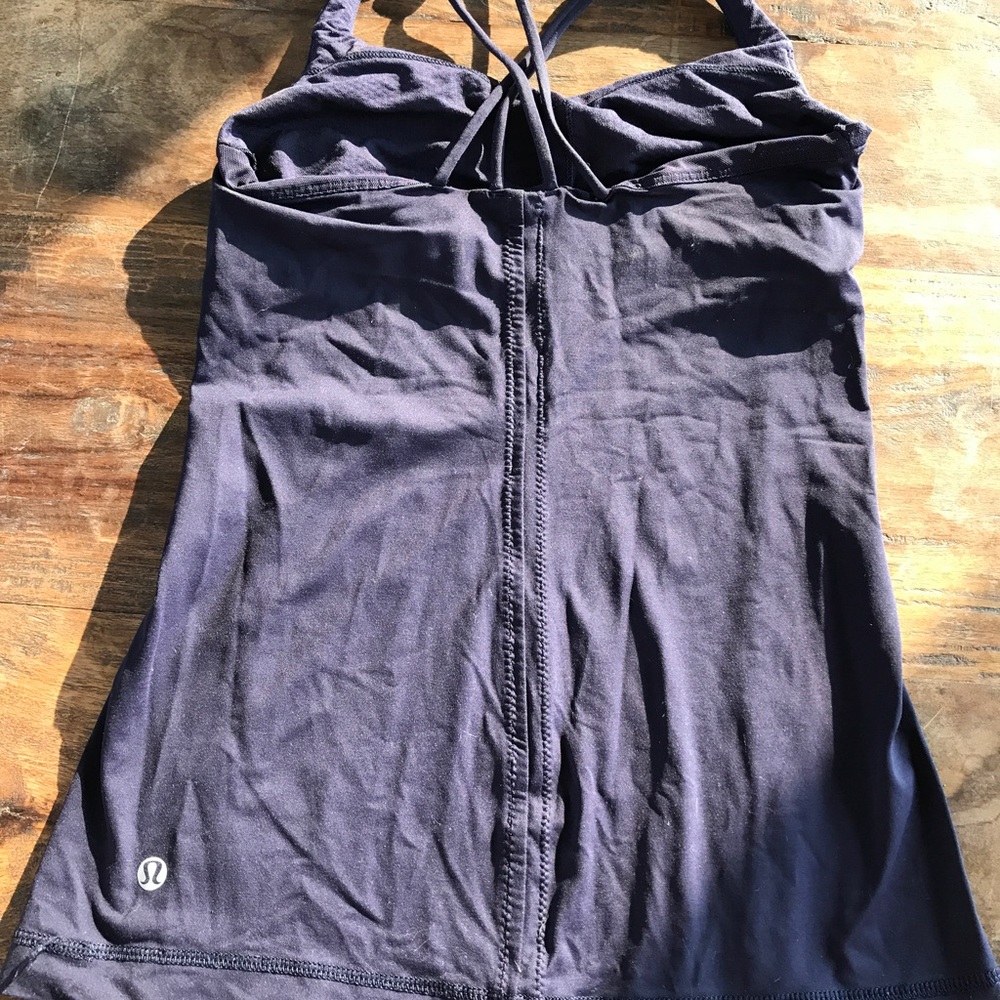 Lululemon workout top